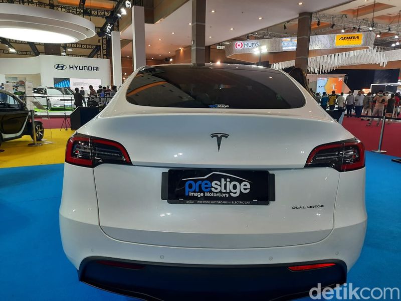 Tesla, Tesla Babak Belur: Mobil Murah Tak Kunjung Datang, Konsumen Kabur
