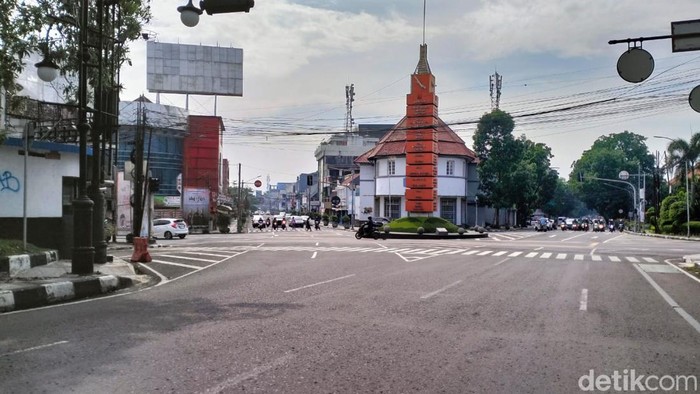 KDM Mau Hapus Pajak Kendaraan, Diganti dengan Jalan Berbayar