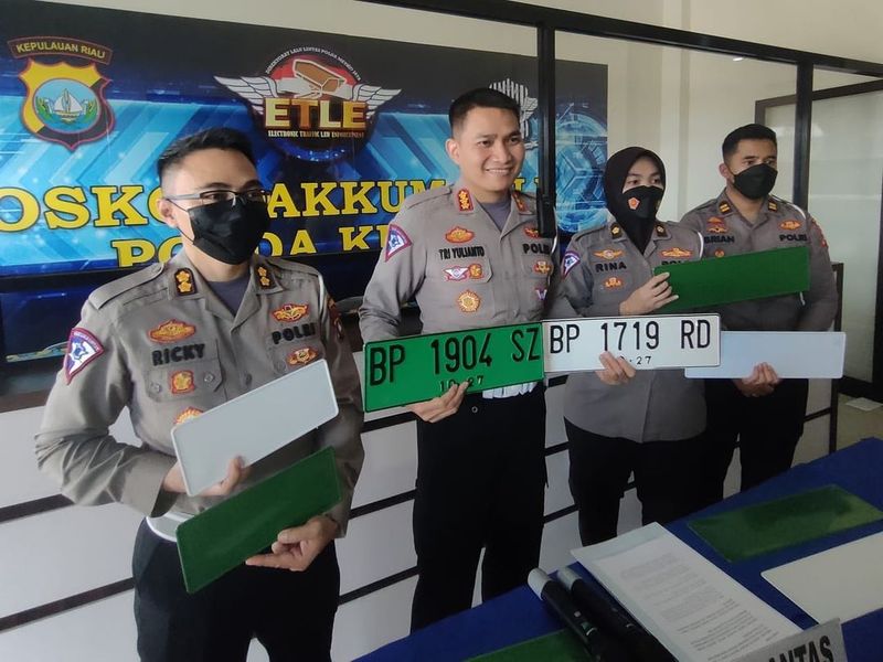 Ada Pelat Nomor Kendaraan Berwarna Hijau di Indonesia, Ini Artinya
