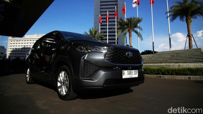 Pajak Kijang Innova Zenix Bensin 2025