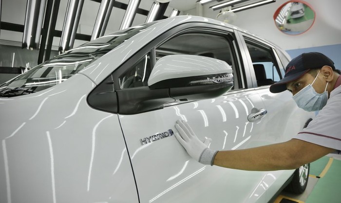 Toyota, Terungkap! Toyota Bakal Jual Mobil Hybrid 'Murah' di Indonesia