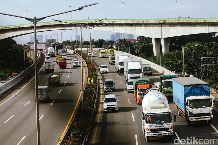 Pungli Masih Marak, Satu Truk Bisa Kena Palak Rp 100-150 Juta Setahun