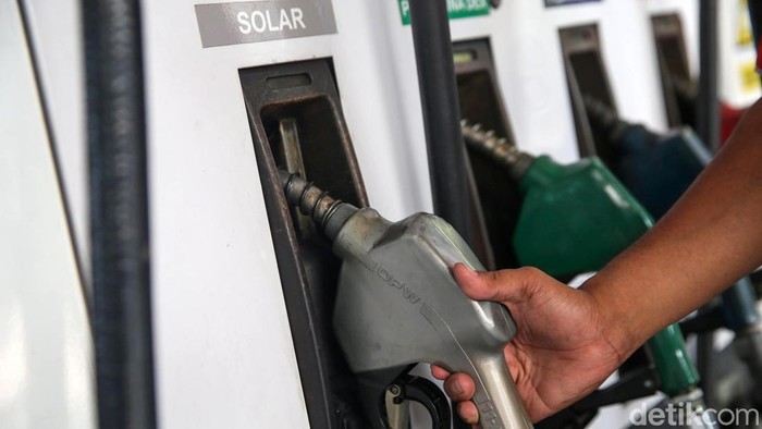 Mobil Pribadi Pakai Solar Subsidi Bakal Dibatasi, Sehari Dijatah Segini