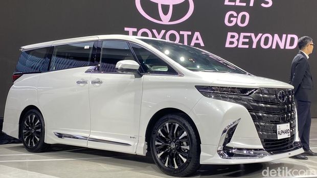 Toyota,  Toyota Alphard, Toyota Alphard, Bak Langit dan Bumi, Pajak Tahunan Denza D9 vs Toyota Alphard