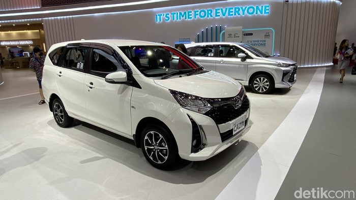 Penjualan Mobil LCGC Ambrol Nyaris 50 Persen