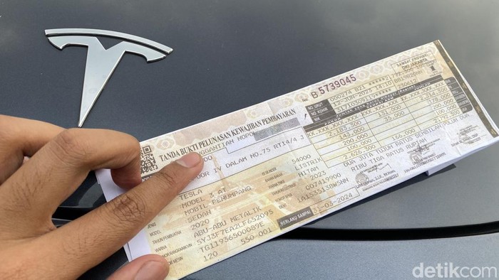 Mobil-Motor Listrik Kena Pajak Tahunan, Kapan Mulai Berlaku?