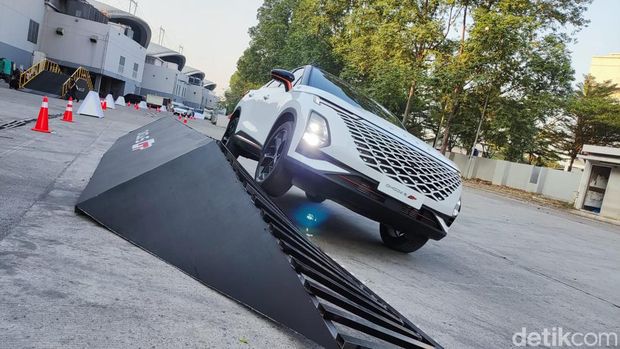 Chery Suntik Mati Omoda 5 GT AWD di Indonesia