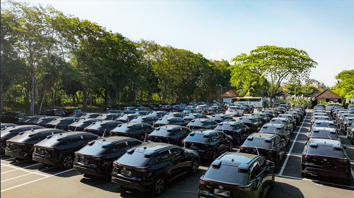Toyota, Toyota bZ4X, Bukan Turun Harga, Ini Sebabnya Toyota bZ4X Ada yang Dijual Rp 600 Jutaan
