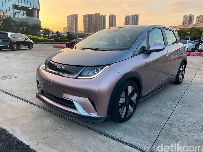 Perbandingan Harga AION UT, Wuling Cloud EV, dan BYD Dolphin