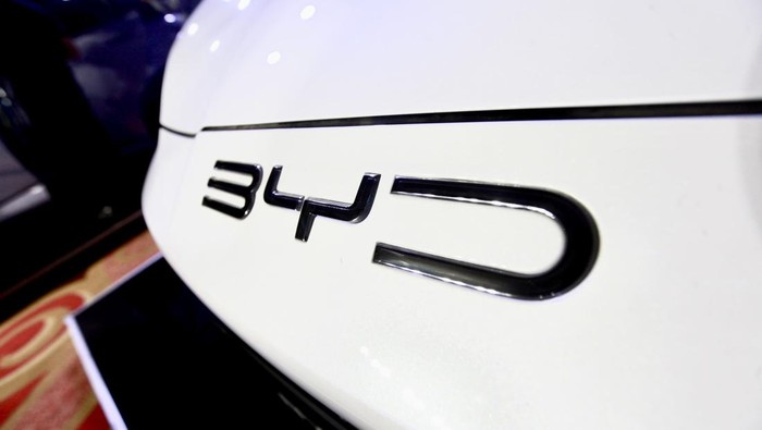 BYD, Tesla, BYD Raja Mobil Listrik di Dunia, Tesla Lewat!