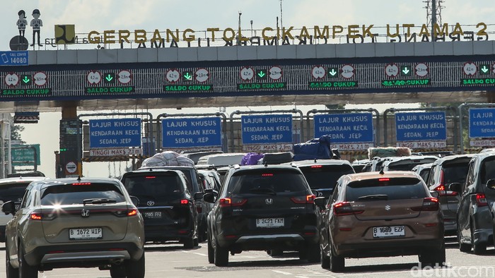 Awas Macet! Puncak Arus Mudik Nataru Diprediksi Terjadi Hari Ini