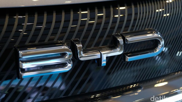 Menko Airlangga Sebut Pembangunan Pabrik BYD Sudah 90 Persen