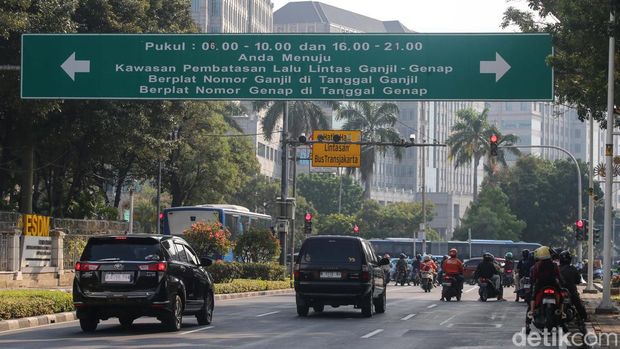 Wacana Mobil Hybrid Pakai Pelat Biru dan Bebas Ganjil-Genap, Kamu Setuju?