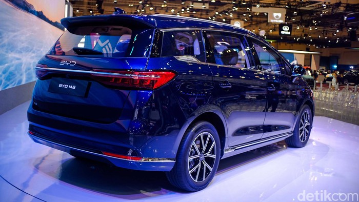 BYD, Penjualan Tembus 10.000 Unit dalam Setahun, Ini Tipe BYD M6 yang Terlaris