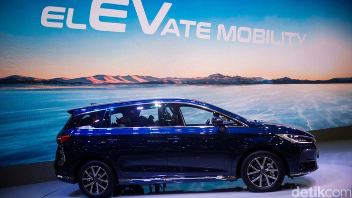 BYD, BYD M6 Sudah Ada Bekasnya, Harga Pasarannya Segini