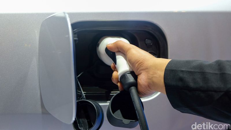 Insentif Mobil Listrik, Pemerintah Diminta Bikin Kebijakan Baru Usai Cabut Insentif Mobil Listrik Impor