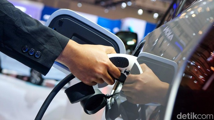 Penjualan Mobil Listrik Naik Gila-gilaan, Orang RI Mulai Tinggalkan Mobil Bensin?