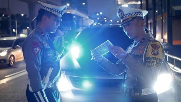 Tindak Pengguna Strobo Ilegal! Jalan Raya Bukan Panggung Arogansi