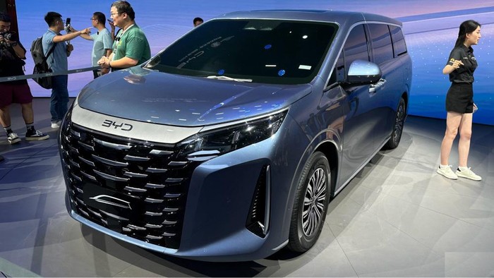 BYD, BYD M9 Sudah Terdaftar di RI, Harga di Negara Asalnya Mulai Rp 500 Jutaan