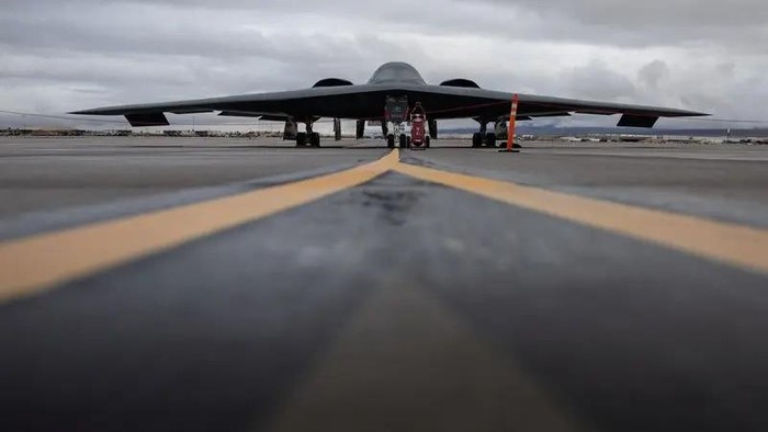 Spek Pesawat Pengebom AS yang Serang Nuklir Iran