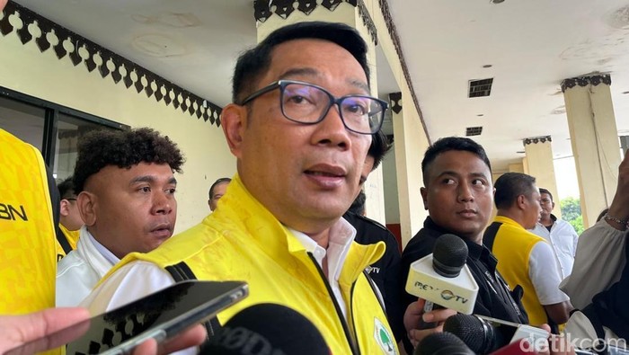 Ridwan Kamil Beli Mercy Bekas BJ Habibie Belum Lunas, Mau Ditarik tapi....