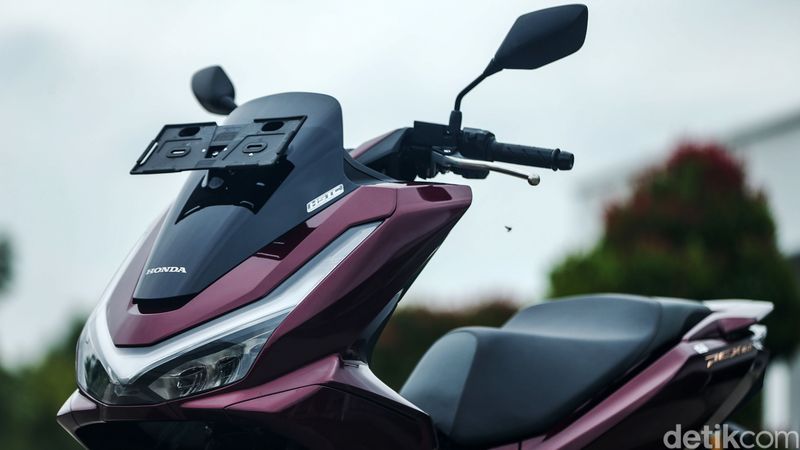 Honda Luncurkan Motor Sport Touring Bertampang PCX