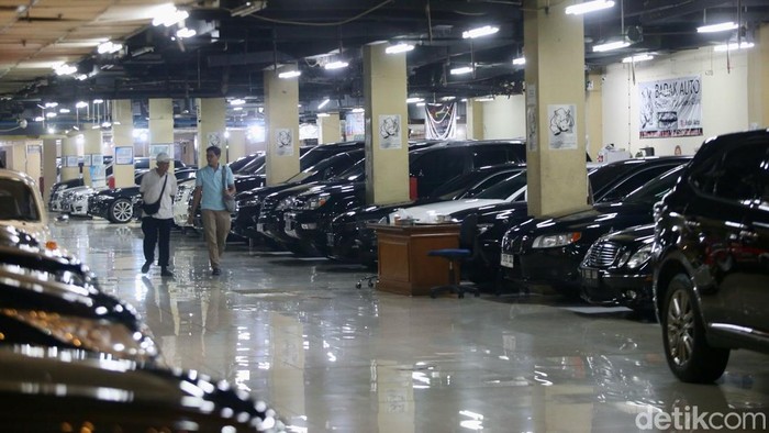 Nggak Cuma Mobil Baru, Penjualan Mobil Bekas Juga Merosot