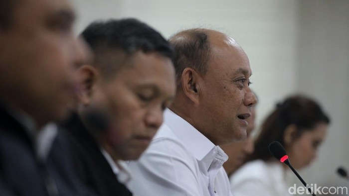 Prabowo, 3 Mobil di Garasi Kepala BGN yang Dicopot Prabowo