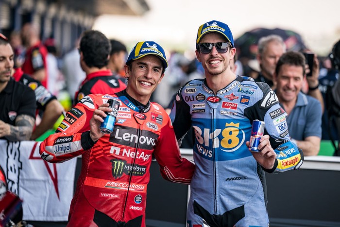 Marquez, Duo Marquez Adu Cepat Motor Vs Mobil, Siapa Pemenangnya?
