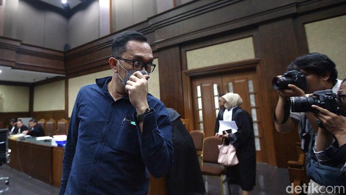 Intip Garasi Hakim Heru Pembebas Ronald Tannur yang Tetap Divonis 10 Tahun Bui