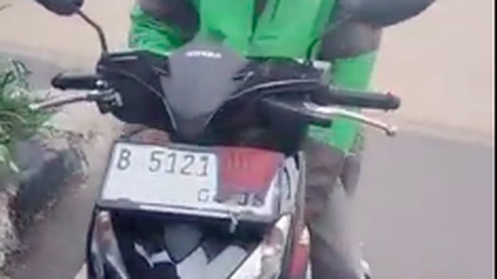 Modus Pemotor biar Nggak Kena ETLE, Pelat Nomor Dilakban