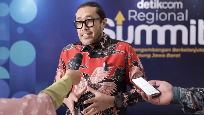 Intip Garasi Wakil Ketua DPRD Jabar Ono Surono yang Rumahnya Digeledah KPK