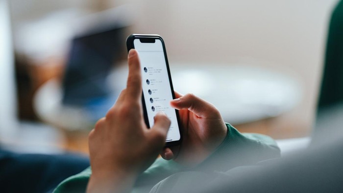 Cara Cek Pajak Kendaraan Lewat WhatsApp, Gampang Banget!