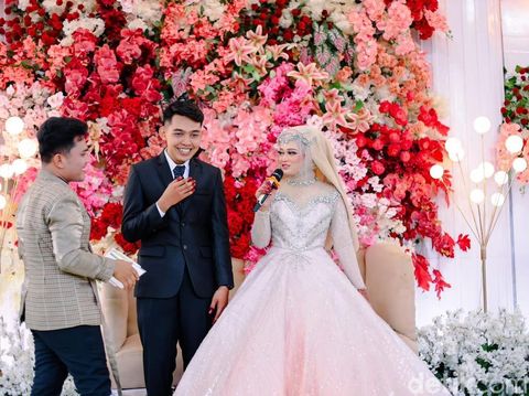 Viral Sesi Lempar Bunga Pengantin Jadi Ajang Cari Jodoh, Bikin Tamu Heboh