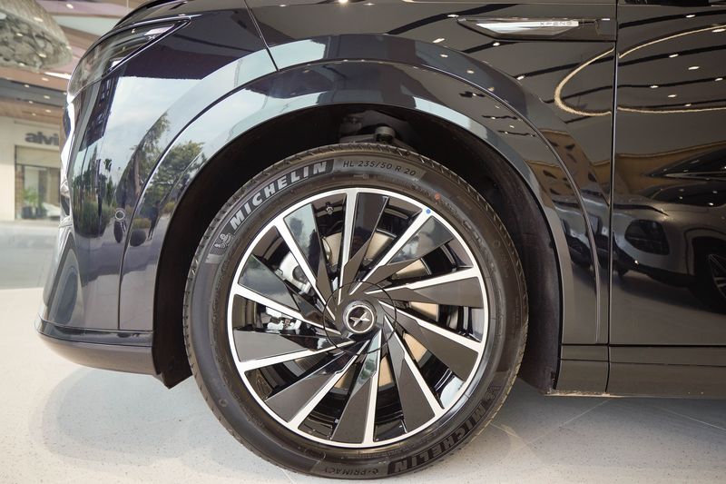 Awas Kaget Lihat Harga Satu Ban Mobil Listrik Xpeng X9