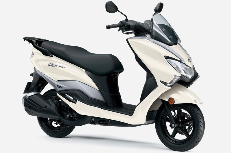 Suzuki Burgman Street 125 EX Disegarkan, Jadi Bernuansa Sporty