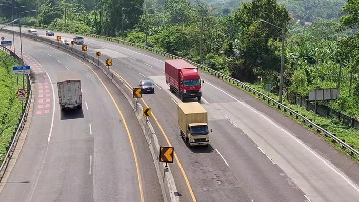 Tanah Bergerak Dekat Tol Cipularang, Jasa Marga Pastikan Jalan Aman