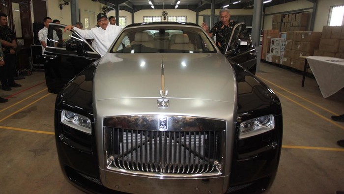 Rolls-Royce, Kemensos Lelang Rolls-Royce 3 Kali Akhirnya Laku, Duitnya Buat Ini