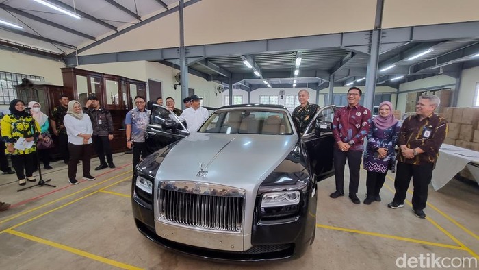 Rolls-Royce Dilelang 3 Kali Akhirnya Laku Rp 2,5 Miliar, Ini Pembelinya