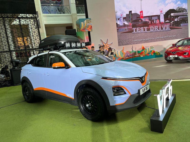 Gaya Mobil Listrik VinFast VF6 Dimodifikasi ala Petualang