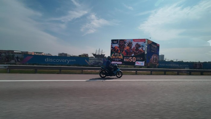 Motor Boleh Wara-wiri di Jalan Tol Malaysia, Gratis