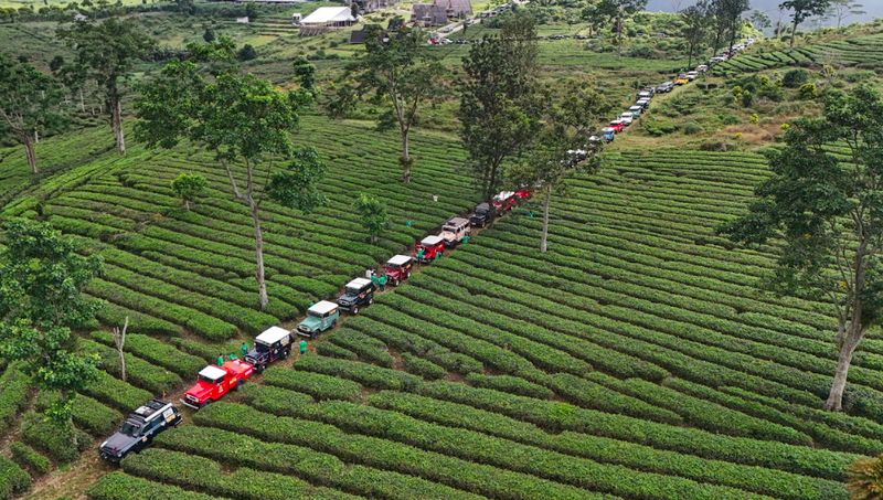 Ratusan Toyota Land Cruiser Ramaikan Bandung, Ada Apa Nih?