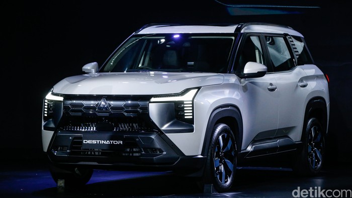 Mitsubishi, Mitsubishi Destinator, Harga Mitsubishi Destinator Terbaru, Sekarang Paling Murah Segini