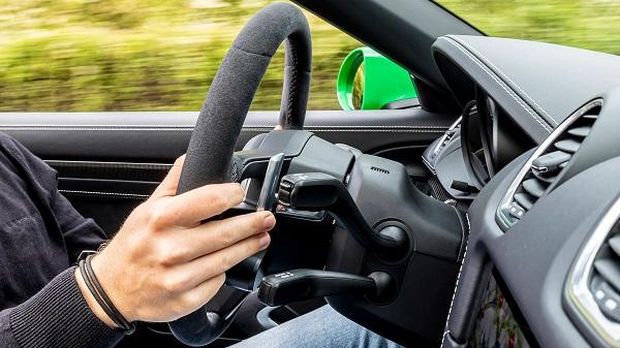 Sederet Teknologi F1 yang Kini Ada di Mobil Harian, Kamu Udah Coba?