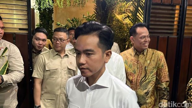 Jangan Kaget Lihat Isi Garasi Gibran Rakabuming, Ada 'Barang Tua'