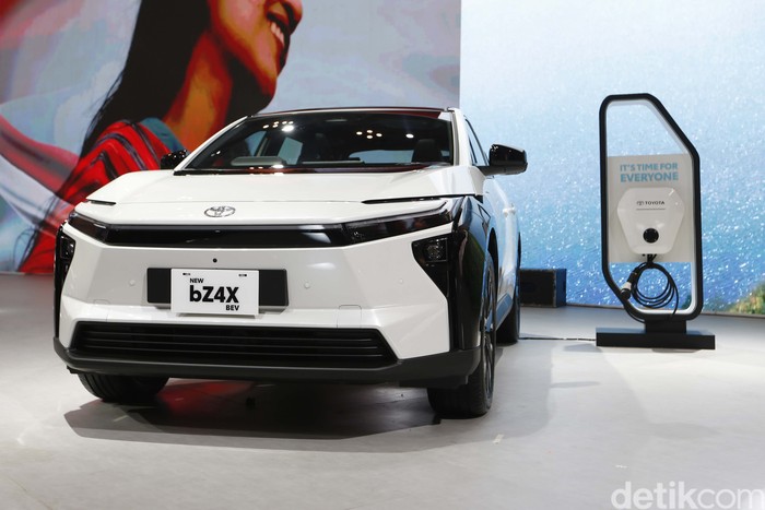 Toyota, Toyota bZ4X, Toyota bZ4X Dirakit Lokal, Harga Bisa Lebih Murah