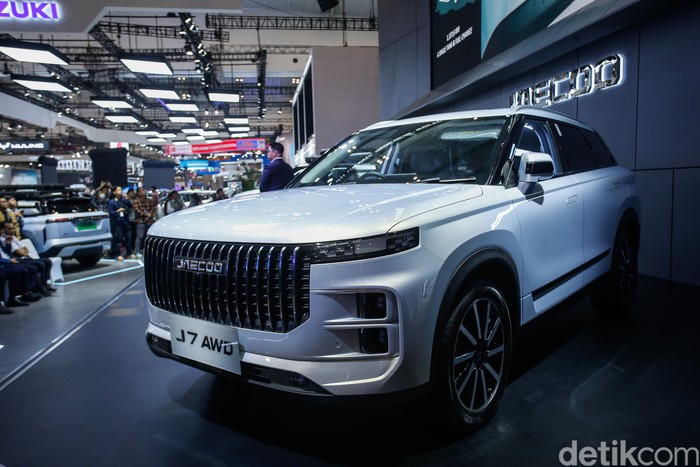 Orang RI Masih Banyak yang Ragu Beli Mobil Listrik, PHEV Bisa Jadi Solusi