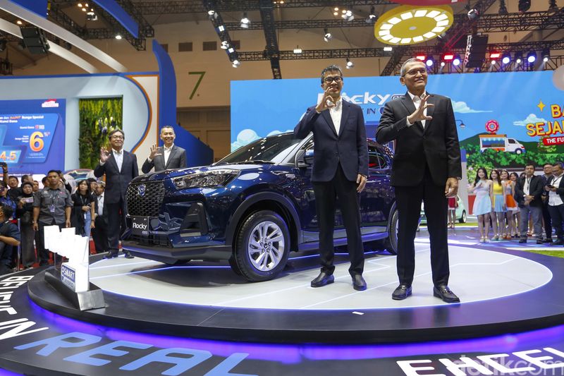 GIIAS 2025 Resmi Dibuka, Bisa Dongkrak Industri Otomotif yang Lesu?