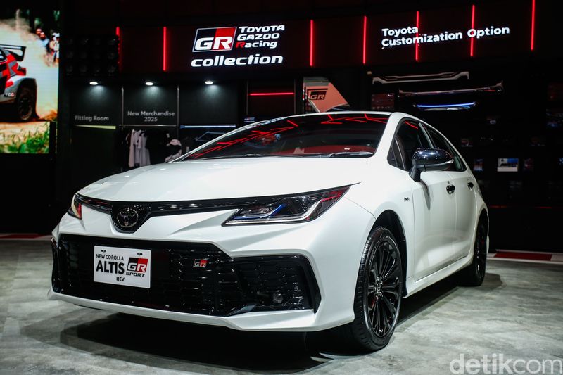 Toyota, Toyota Corolla, Toyota GR Corolla, Toyota Luncurkan Corolla GR Sport Hybrid, Harga Rp 600 Jutaan