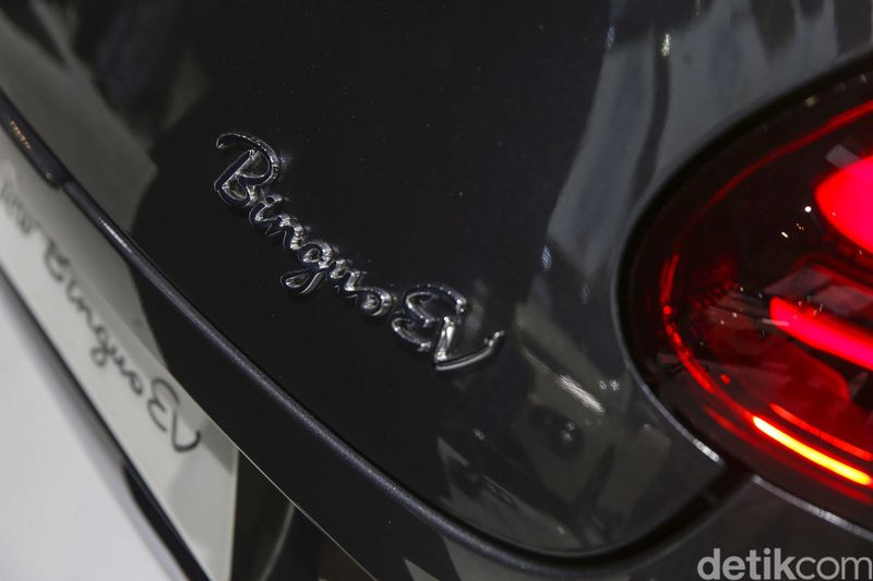 Mobil Listrik BYD, Wuling, BYD, Ramai Harga Mobil Listrik Wuling Diskon Gede-gedean, Gara-gara BYD Atto 1?